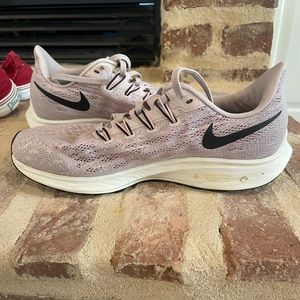 Women’s Nike shoes